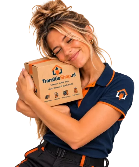Transitieshop medewerker met een pakket